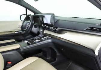 Подержанный автомобиль Toyota Sienna 2021 года (9 фото)