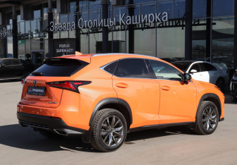 Подержанный автомобиль Lexus NX 2019 года (5 фото)