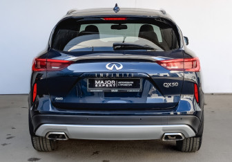 Подержанный автомобиль Infiniti QX50 2021 года (6 фото)