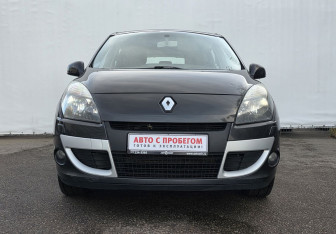 Подержанный автомобиль Renault Scenic 2010 года (2 фото)