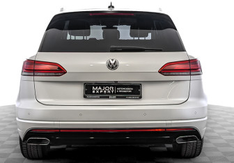 Подержанный автомобиль Volkswagen Touareg 2020 года (6 фото)