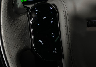 Подержанный автомобиль Land Rover Range Rover Velar 2018 года (18 фото)