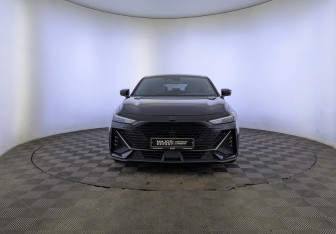 Подержанный автомобиль Changan UNI-V 2023 года (2 фото)