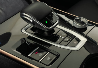 Подержанный автомобиль Omoda C5 2023 года (14 фото)