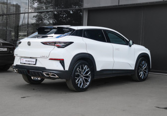 Подержанный автомобиль Changan UNI-T 2023 года (4 фото)