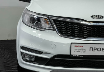 Подержанный автомобиль Kia Rio Hatchback 2016 года (15 фото)