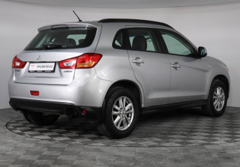 Подержанный автомобиль Mitsubishi ASX 2012 года (5 фото)