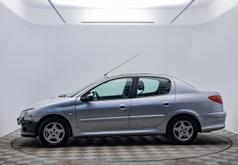 Подержанный автомобиль Peugeot 206 Sedan 2008 года (8 фото)