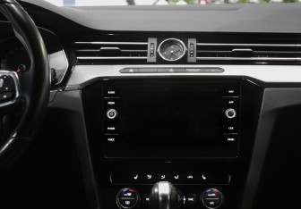 Подержанный автомобиль Volkswagen Arteon 2018 года (10 фото)