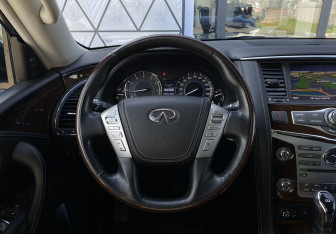 Подержанный автомобиль Infiniti QX80 2018 года (16 фото)
