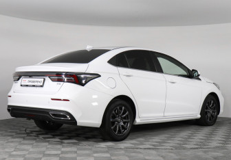 Подержанный автомобиль Omoda S5 2024 года (5 фото)