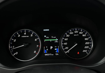 Подержанный автомобиль Mitsubishi Outlander 2020 года (11 фото)