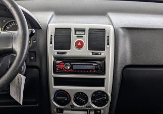 Подержанный автомобиль Hyundai Getz 2010 года (17 фото)