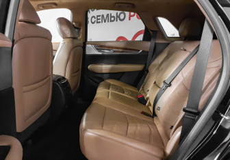 Подержанный автомобиль Cadillac XT5 2020 года (10 фото)