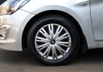 Подержанный автомобиль Hyundai Solaris Hatchback 2015 года (18 фото)