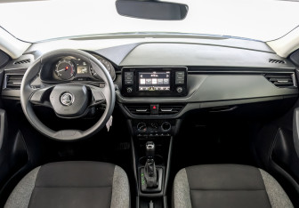Подержанный автомобиль Skoda Rapid Liftback 2021 года (14 фото)