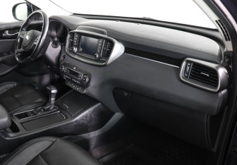 Подержанный автомобиль Kia Sorento 2019 года (10 фото)