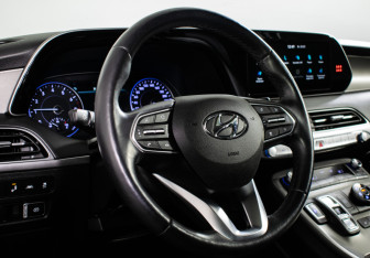 Подержанный автомобиль Hyundai Palisade 2021 года (15 фото)