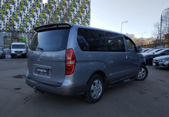 Подержанный автомобиль Hyundai Grand Starex 2011 года (8 фото)