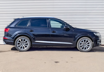 Подержанный автомобиль Audi Q7 2017 года (4 фото)