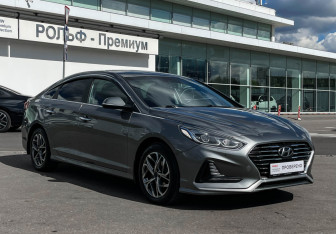 Подержанный автомобиль Hyundai Sonata 2018 года (3 фото)