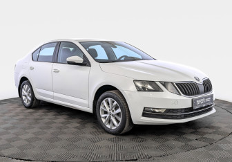Подержанный автомобиль Skoda Octavia Liftback 2018 года (3 фото)