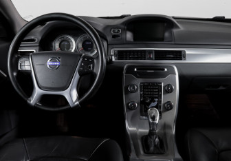 Подержанный автомобиль Volvo XC70 2012 года (12 фото)