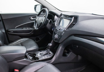 Подержанный автомобиль Hyundai Santa Fe 2013 года (10 фото)