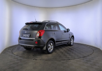 Подержанный автомобиль Opel Antara 2014 года (5 фото)