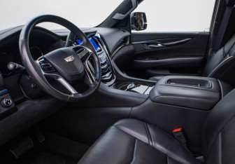 Подержанный автомобиль Cadillac Escalade Suv 2016 года (8 фото)