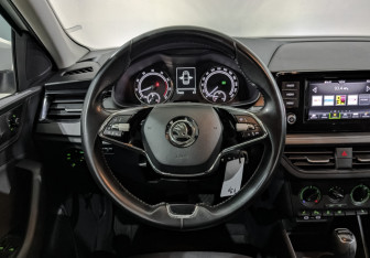 Подержанный автомобиль Skoda Rapid Liftback 2021 года (22 фото)