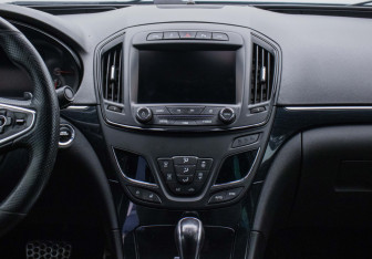 Подержанный автомобиль Opel Insignia Sedan 2014 года (14 фото)