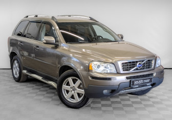 Подержанный автомобиль Volvo XC90 2011 года (3 фото)