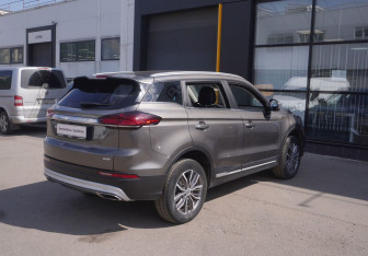 Подержанный автомобиль Geely Atlas Pro 2023 года (5 фото)