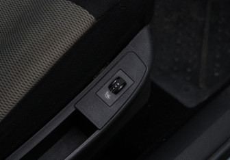 Подержанный автомобиль Citroen C4 Hatchback 2010 года (8 фото)