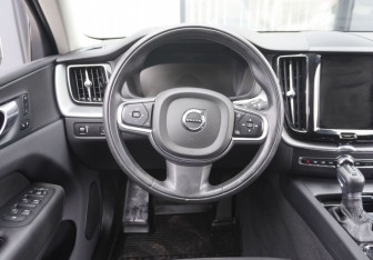 Подержанный автомобиль Volvo XC60 2021 года (13 фото)