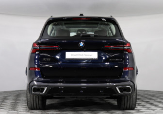 Новый BMW X5 2025 (4 фото)