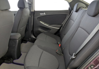 Подержанный автомобиль Hyundai Solaris Sedan 2012 года (12 фото)