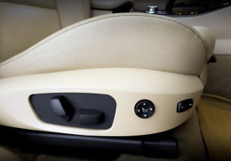 Подержанный автомобиль BMW X3 2013 года (25 фото)