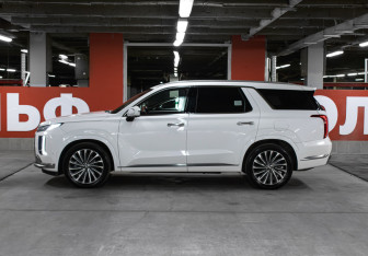 Подержанный автомобиль Hyundai Palisade 2023 года (8 фото)