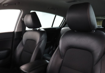 Подержанный автомобиль Kia Sportage 2016 года (17 фото)