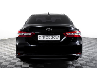 Подержанный автомобиль Toyota Camry Sedan 2021 года (6 фото)