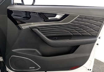 Подержанный автомобиль Hongqi HS5 2023 года (25 фото)