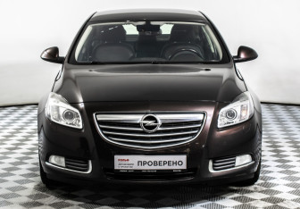 Подержанный автомобиль Opel Insignia Sedan 2011 года (2 фото)