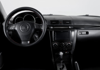 Подержанный автомобиль Mazda 3 Hatchback 2007 года (12 фото)