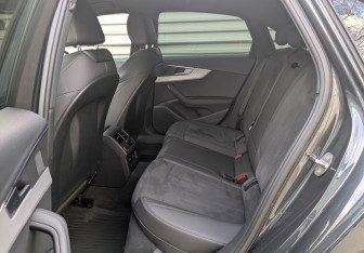 Подержанный автомобиль Audi A4 Sedan 2021 года (12 фото)