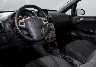 Подержанный автомобиль Opel Corsa 2008 года (14 фото)