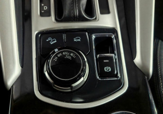 Подержанный автомобиль Mitsubishi Pajero Sport 2017 года (16 фото)