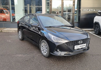 Подержанный автомобиль Hyundai Solaris Sedan 2021 года (3 фото)