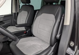 Подержанный автомобиль Volkswagen Multivan 2020 года (20 фото)